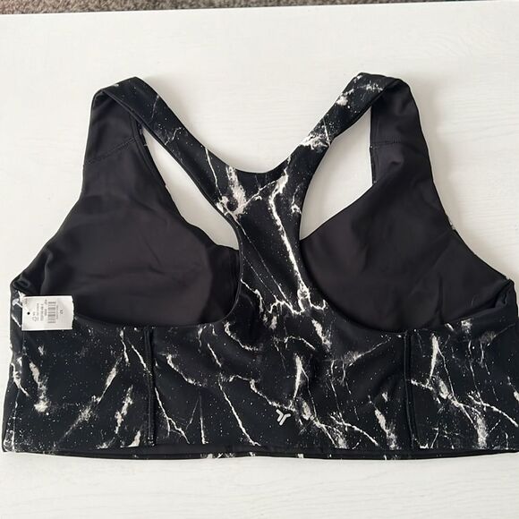 Old Navy, active power, soft medium support sports bra - Picture 2 of 3